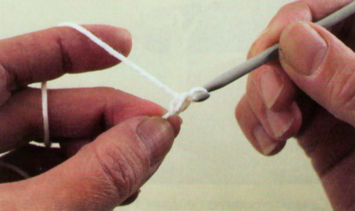 Cadeneta de ganchillo, paso 3: primer punto de cadena terminado